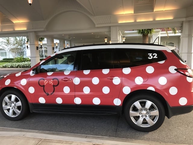 5 Reasons To Use Disney’s Minnie Van Service