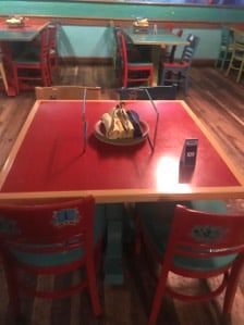 Table at Pizzafari