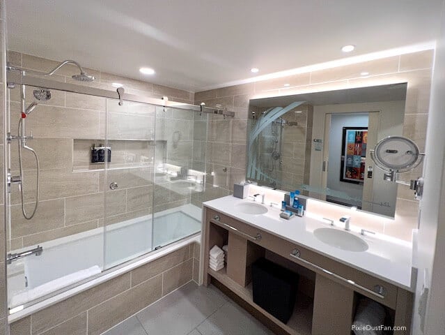 Contemporary Resort Room Bathrooms